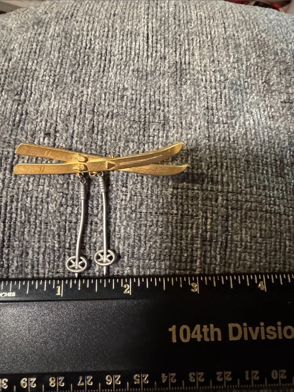 “CM JENT” Vintage Brushed Gold Ski and Pole Brooch Pin - Women Accessories